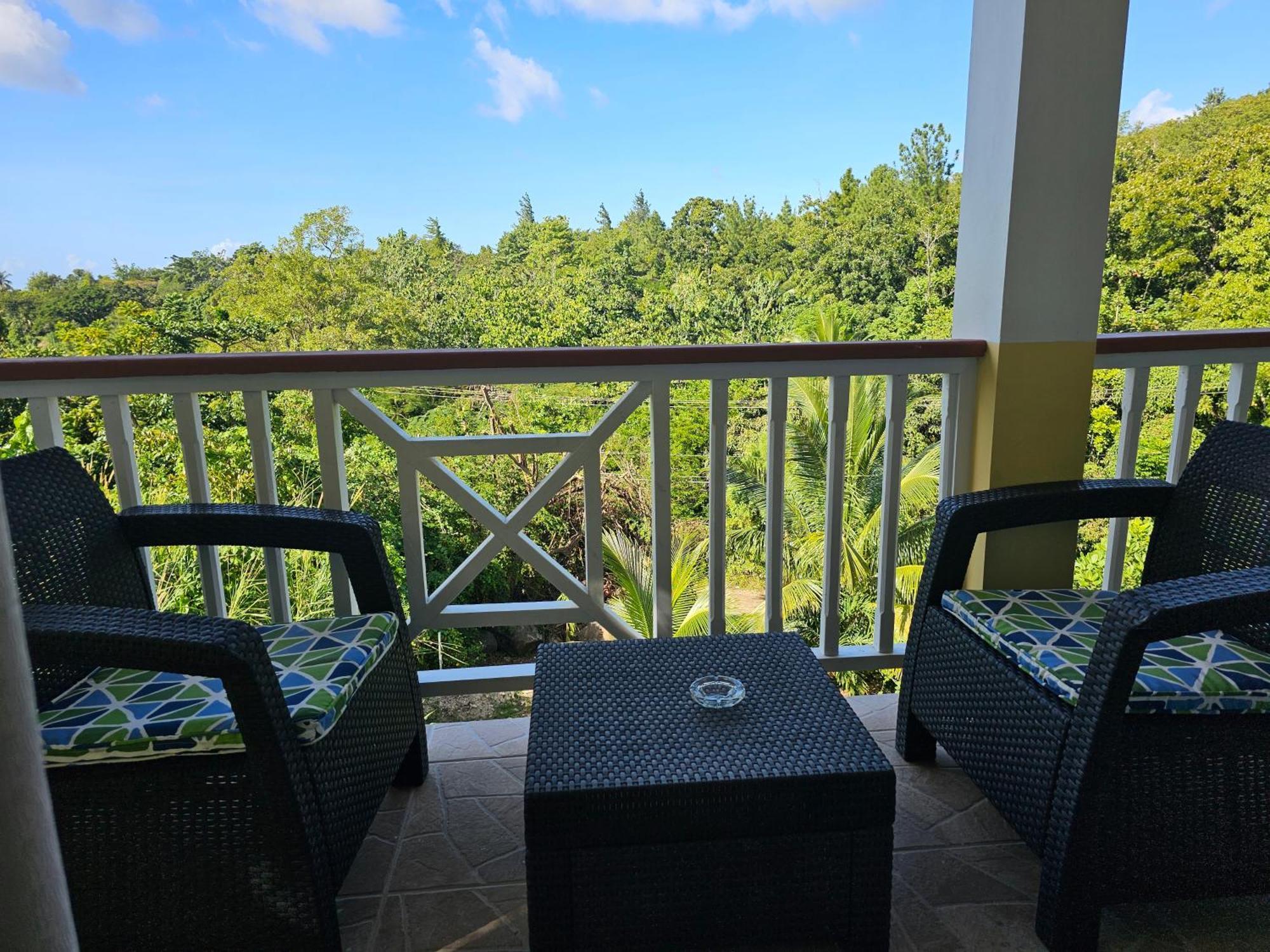 Royal Escape - 2 Apartment Anse La Raye Екстериор снимка