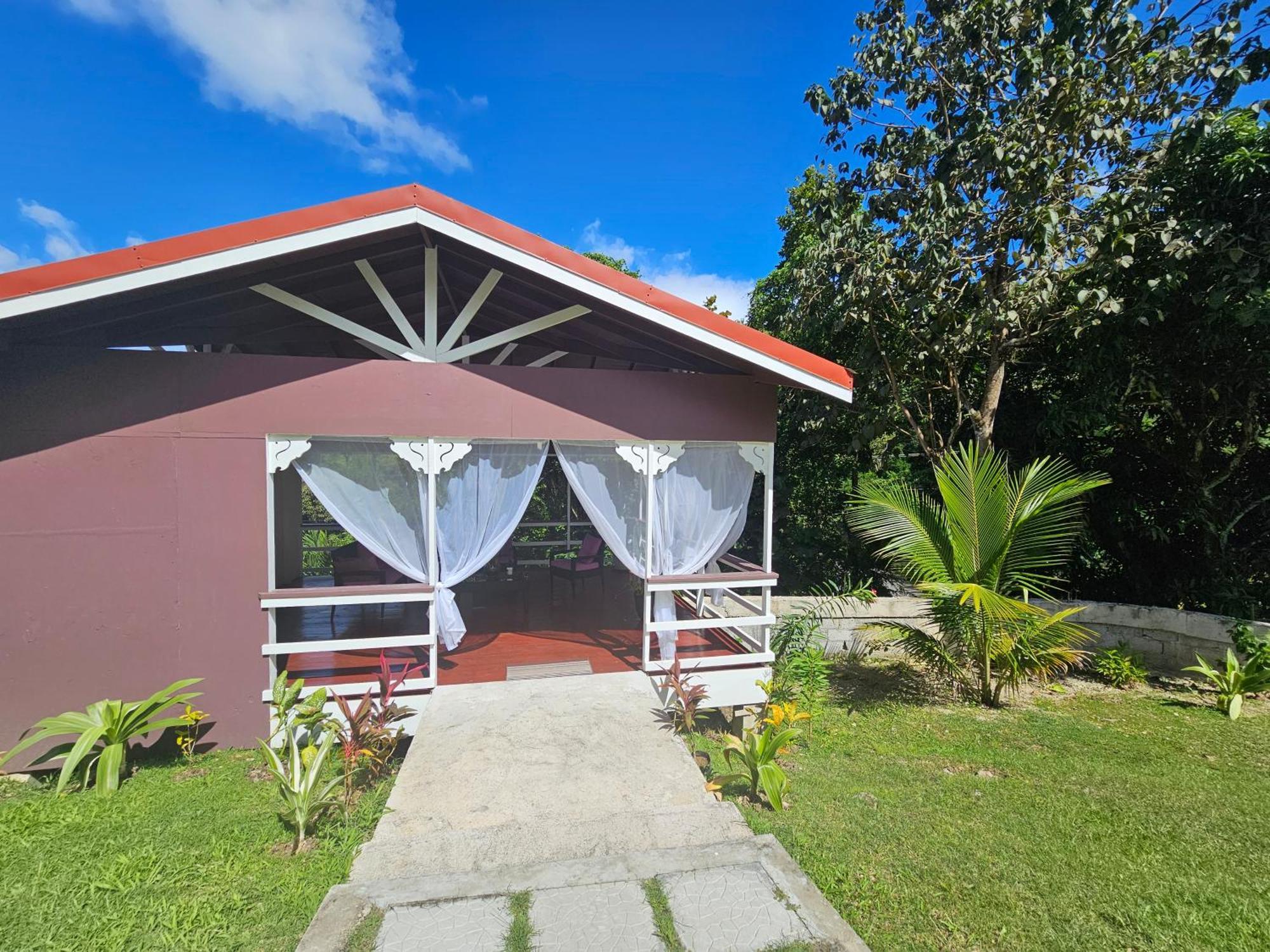 Royal Escape - 2 Apartment Anse La Raye Екстериор снимка