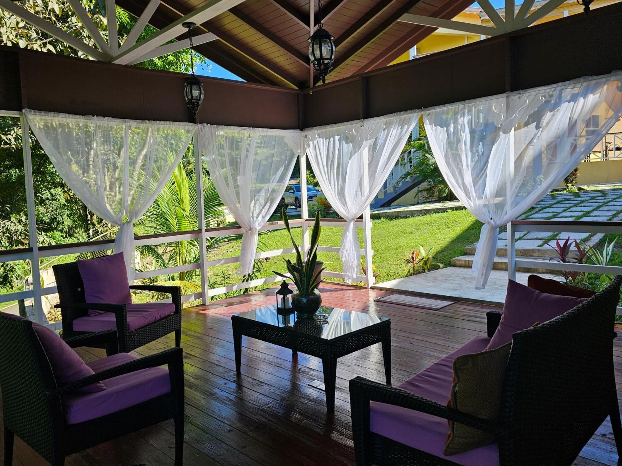 Royal Escape - 2 Apartment Anse La Raye Екстериор снимка