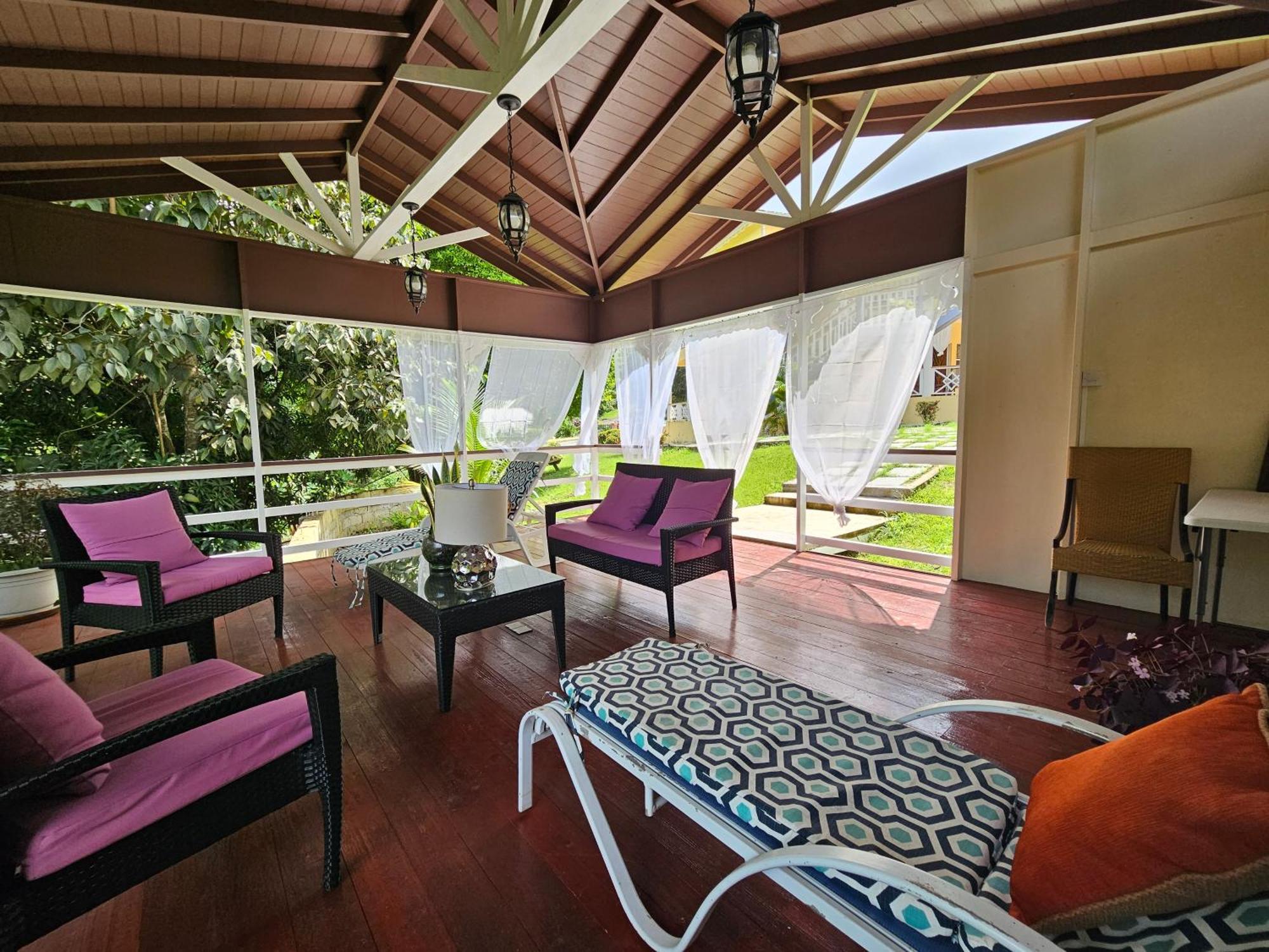 Royal Escape - 2 Apartment Anse La Raye Екстериор снимка